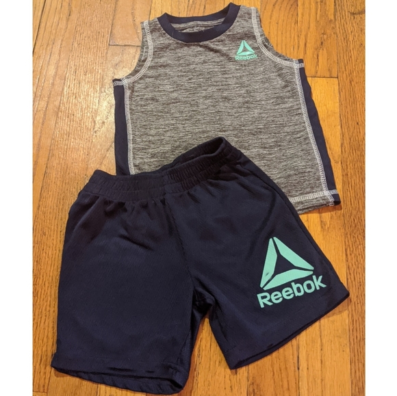 Matching Reebok set - Picture 1 of 3